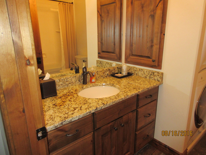 Bathroom 3, Townhomes on the Green, Lincoln