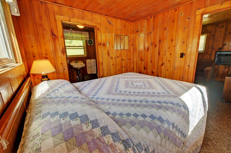 Bedroom 3, Idle A While Cabins, Okanogan