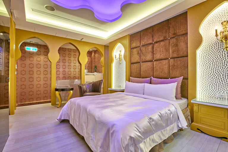 Bedroom 2, Gold Motel, Changhua
