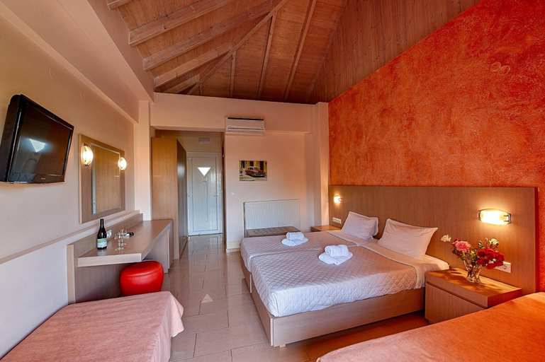 Bedroom 2, Giovanni Mare, West Greece