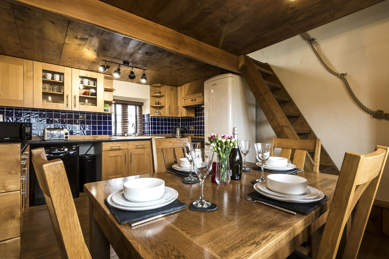 Food & Drinks 4, Foxglove - Luxurious Barn Conversion, Pembrokeshire
