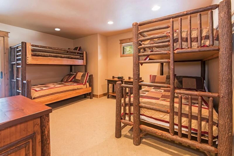 Bedroom 3, Wallowa 22, Deschutes