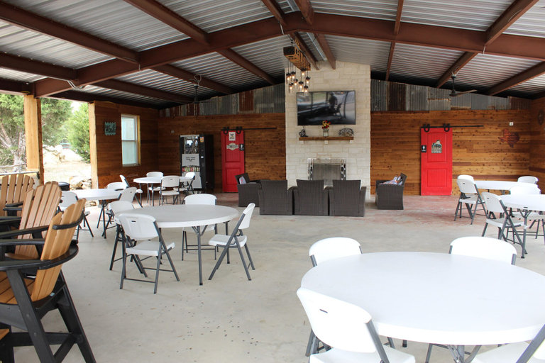 Food & Drinks 5, Al's Hideaway Cabin and RV Rentals LLC, Bandera