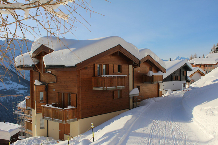 Exterior 2, Camelot 1, Raron