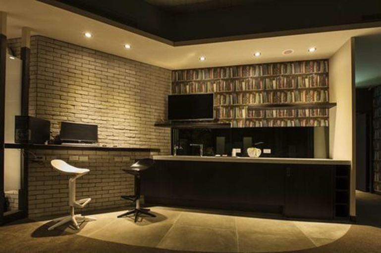 Others 4, Hotel New Queen 2, Taipei City