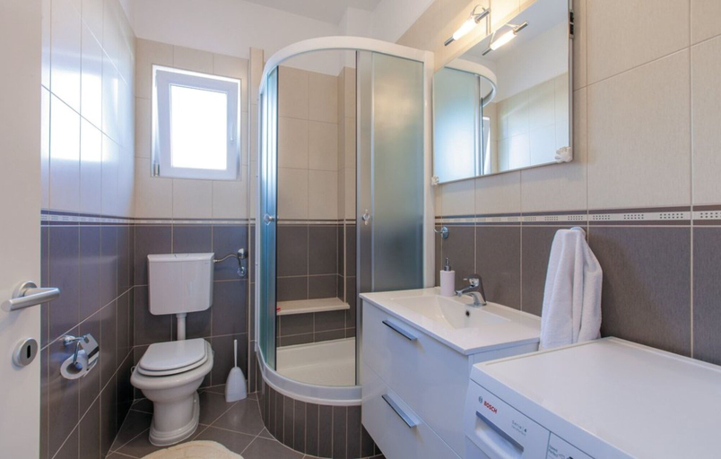 Bathroom 4, Holiday Home Lucija, Kaštela