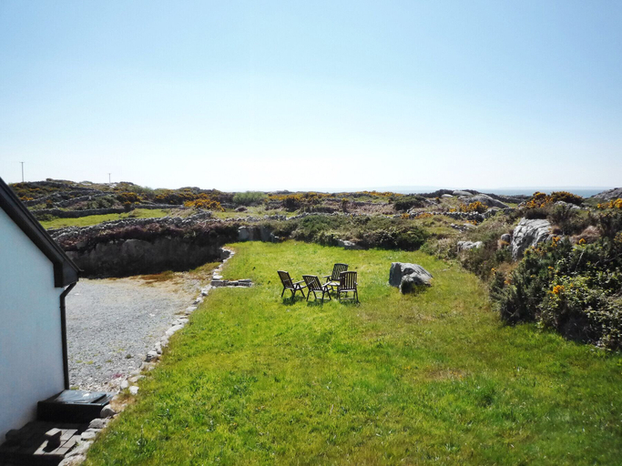 Others 4, Cnocan Na Cuaigh Carraroe