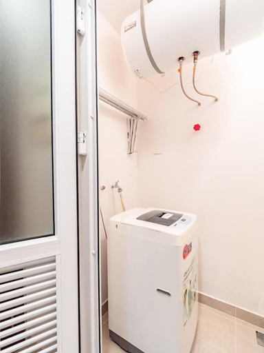 Bathroom 3, Glenwood Residences, District 2