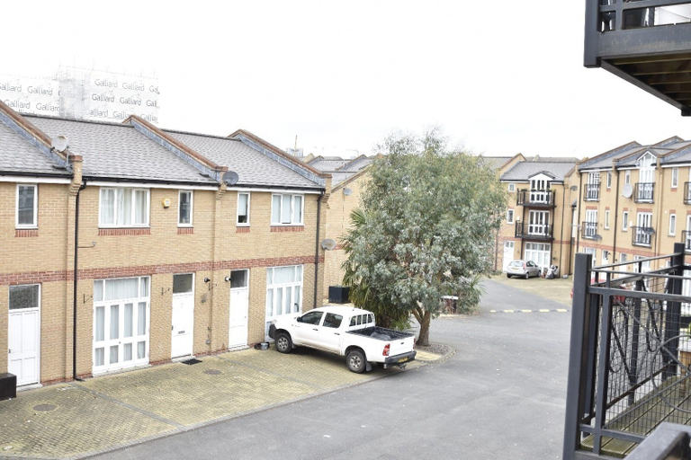 Exterior & Views 2, Thames view house, London