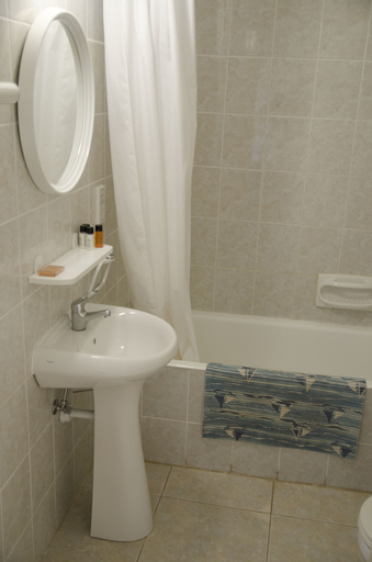 Bathroom, Kozis Hotel Apts