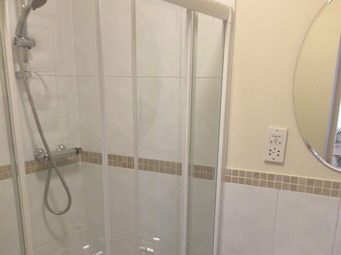 Bathroom, The Sun Inn, Shropshire
