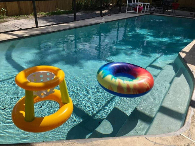 Sport & Beauty, 6148 Sandcrest · Across Street From Universal. Pool Sleep 8+, Orange