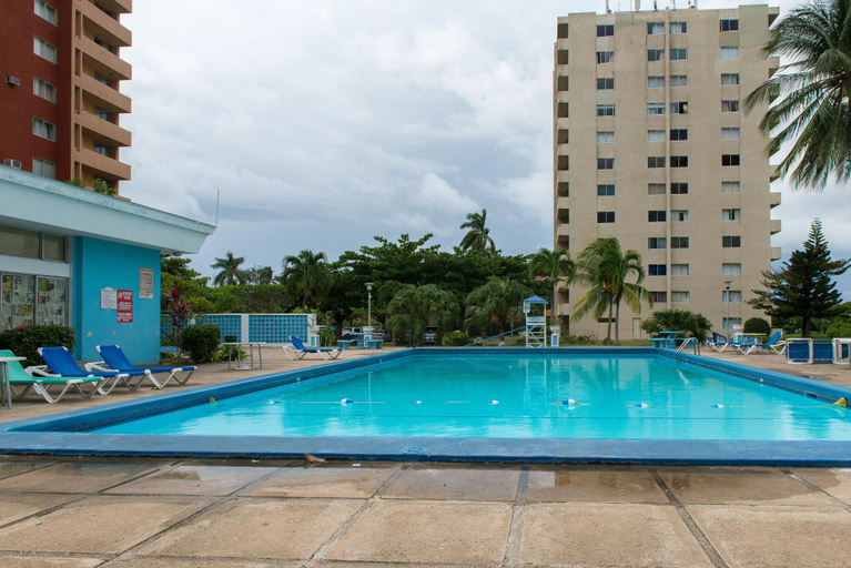 Sport & Beauty 5, Sky Blue Beach Studio at Turtle Towers