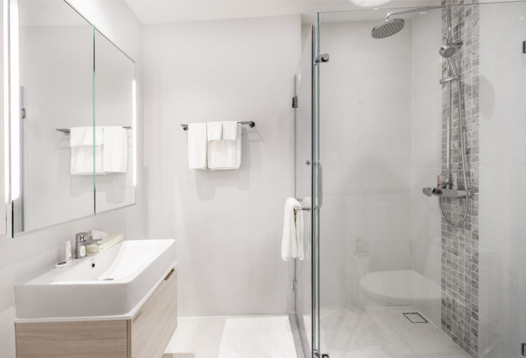Bathroom 4, Diamond Condo by Villacarte, Phuket Island