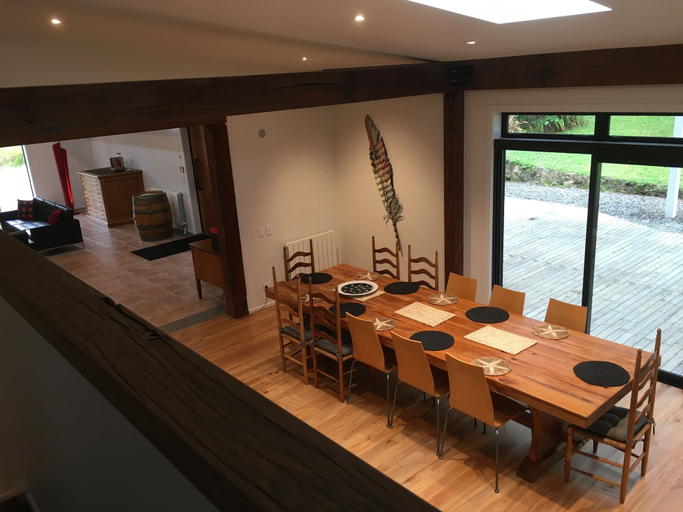 Food & Drinks 3, Korepo Lodge, Tasman