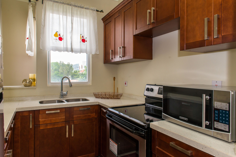 Others 5, Kinsgton Modern Duplex Apartment with Pool