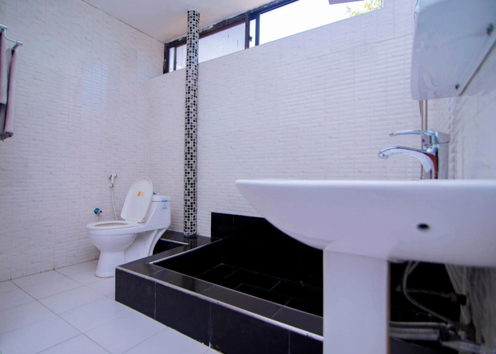 Bathroom 3, Lamada Apartments, Ilala
