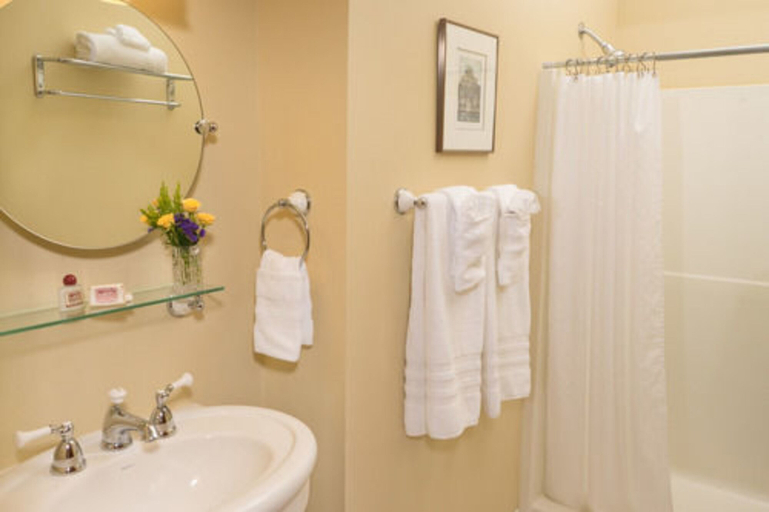 Bathroom 3, Delta Street Inn, Marion