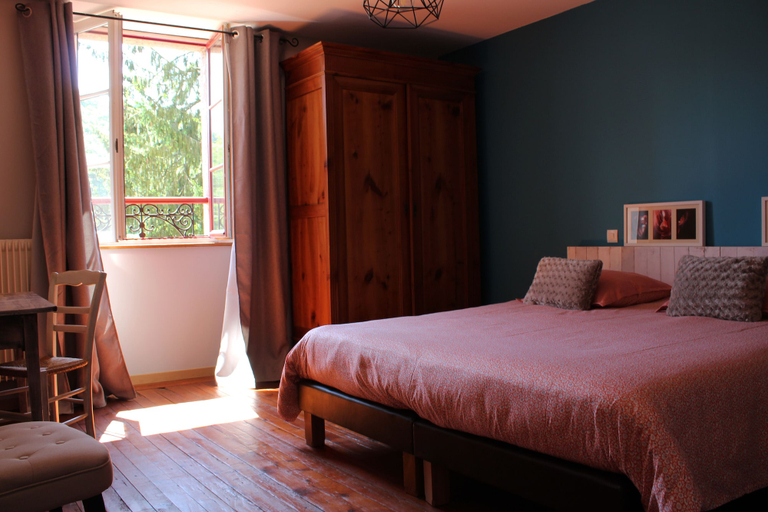 Bedroom 3, Moulin Pont Vieux - Chambres d'Hôtes, Vendée