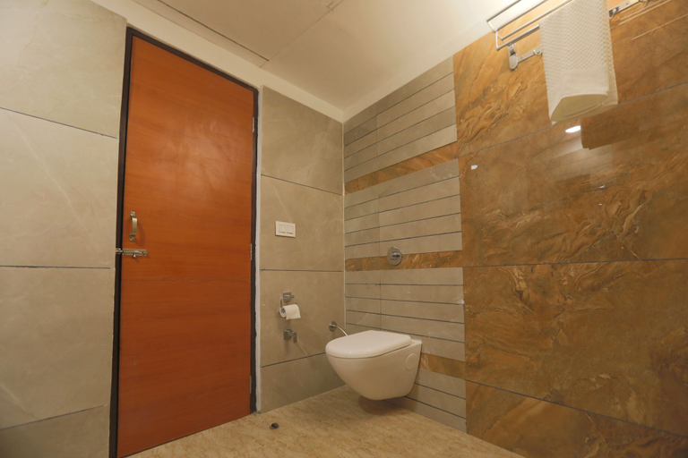 Bathroom 4, Hotel A Star - 50 Meter from Golden temple, Amritsar