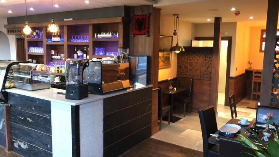 Food & Drinks 3, Eagle Hotel, Luton