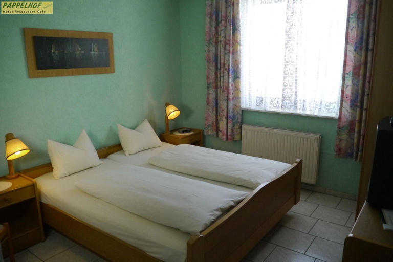 Bedroom 3, Hotel Pappelhof, Vulkaneifel