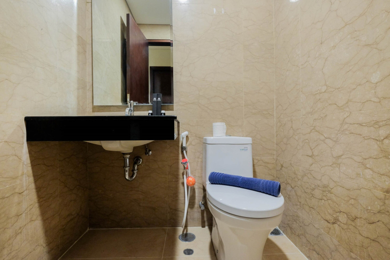 Bathroom 2, 2BR Pancoran L'Avenue Comfy Apartment, South Jakarta
