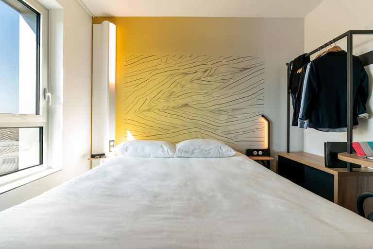 Bedroom 3, B&B HOTEL Poitiers Aeroport, Vienne