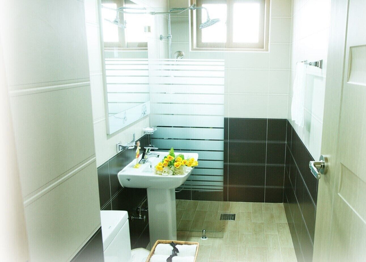 Bathroom 4, Five Finger Pension, Jeju