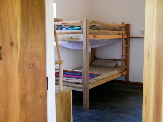 Room 3, Hilltop Cabanas, Pothuvil