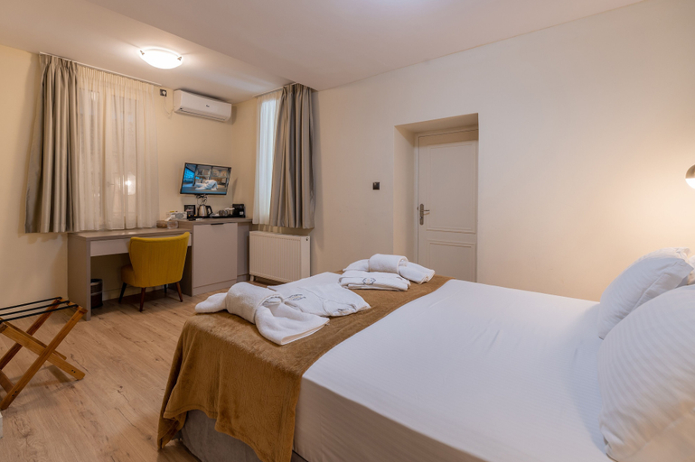 Bedroom 2, Plaka Arch Suites, Attica