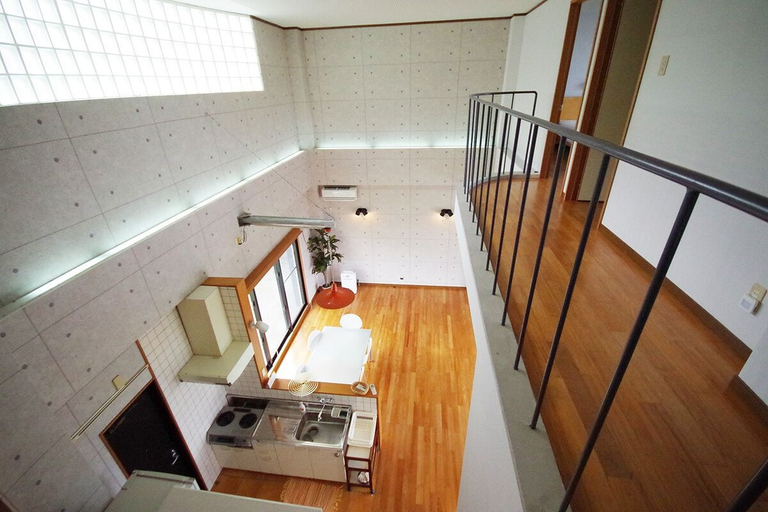 Others 4, John House, Ishigaki