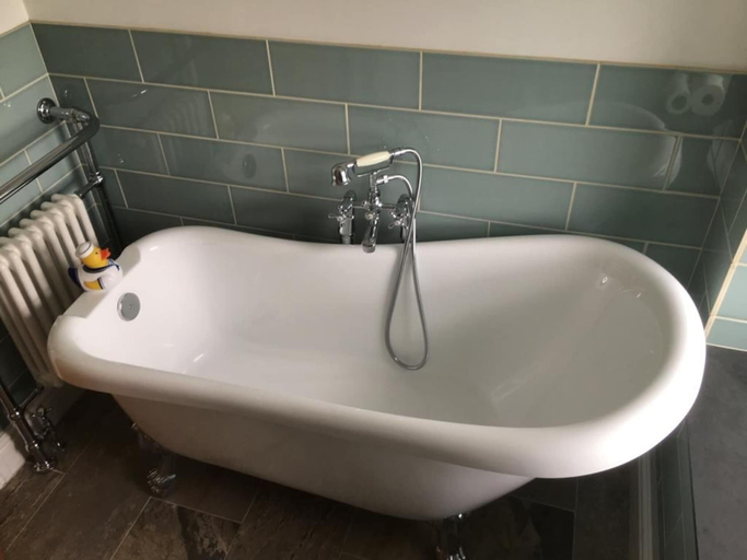 Bathroom 3, Sandown Cottage, Cornwall