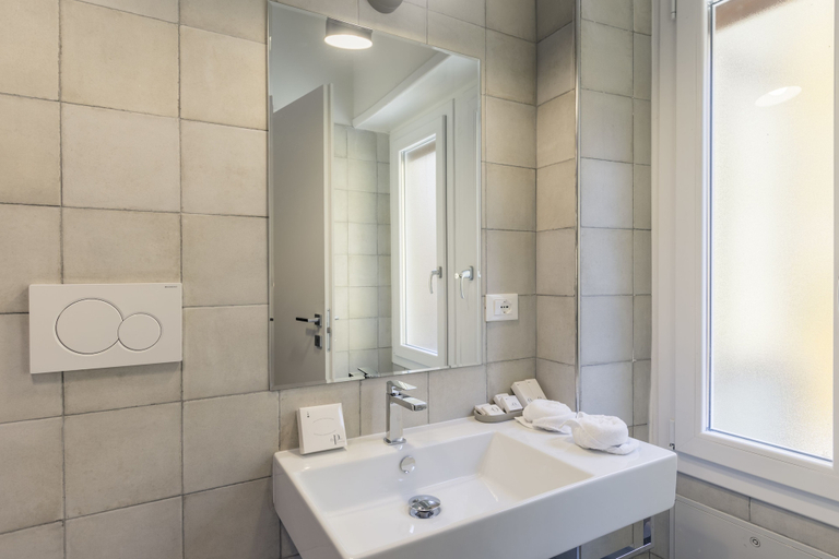 Bathroom 5, Trastevere Gallery Suites, Rome