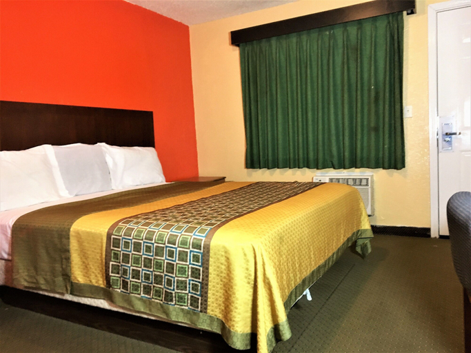 Bedroom 2, 4 Star Motel, Los Angeles