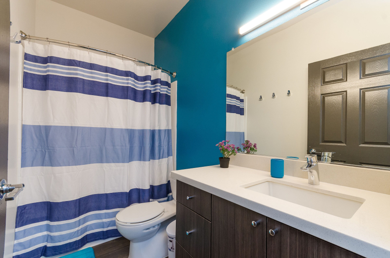 Bathroom 5, Studio City Universal Apartments, Los Angeles