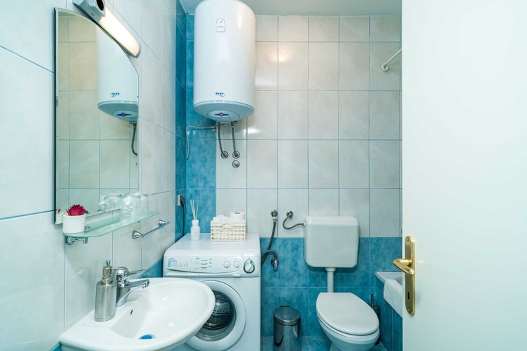 Bathroom 3, Apartments Nico, Dubrovnik