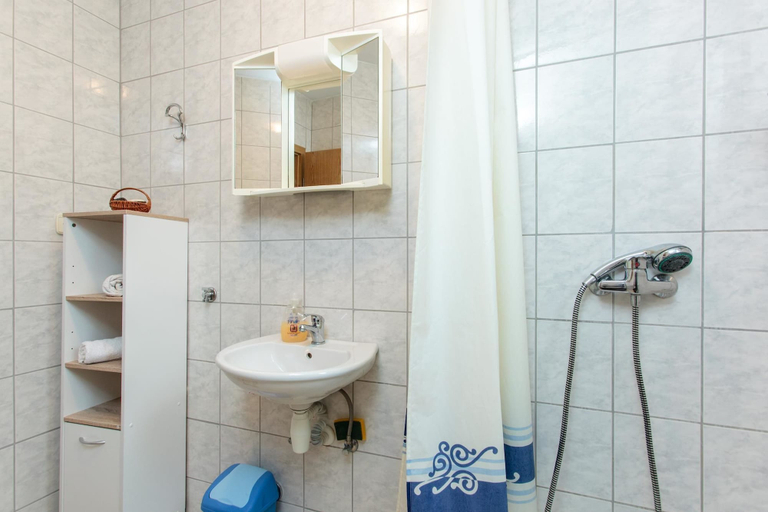 Bathroom 4, Apartments Villa Dane, Podstrana
