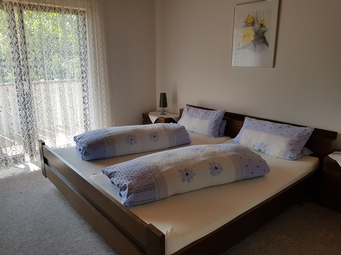 Bedroom 2, Hôtel Restaurant Baumgartner, Lörrach