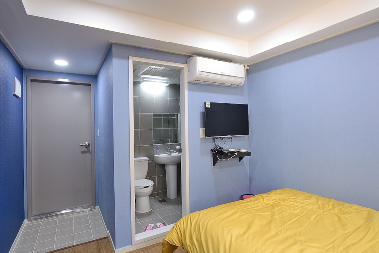 Bedroom 5, Red Guest House, Jung