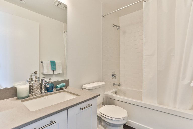Bathroom, Stunning Harbourfront Condo, Toronto