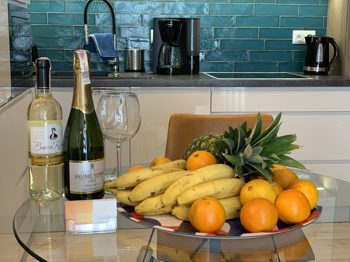 Food & Drinks, ApartmentSun Parrot, Środa Śląska