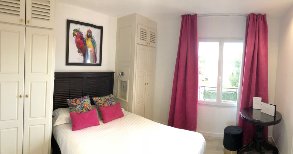 Bedroom 5, Hotel Santa Lucia, Var