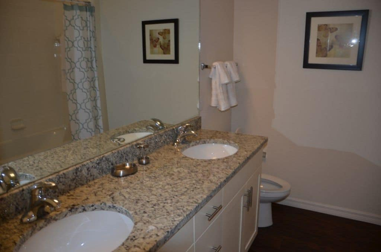 Bathroom 4, Villa Gatti, Orange