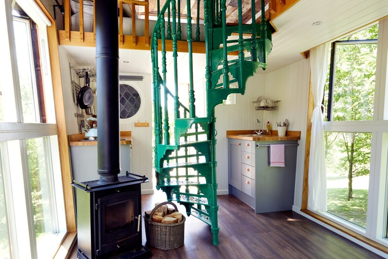 Others 5, Extraordinary Huts, East Sussex