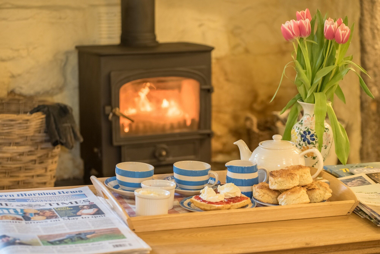 Food & Drinks, Mennabroom, Cornwall