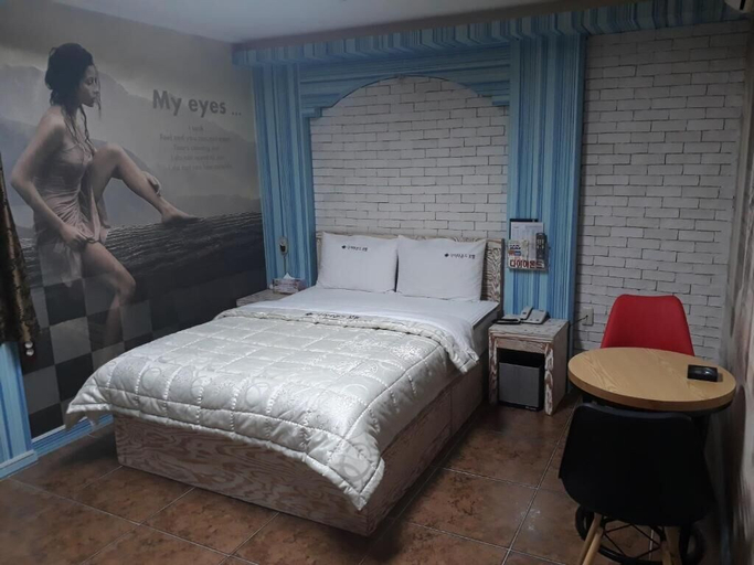 Bedroom 2, Diamond Motel, Sacheon