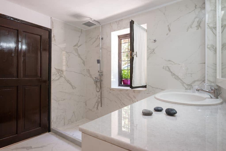 Bathroom 4, 580m² Homm Luxurious Seaside Residence in Syvota, 14 ppl, Epirus