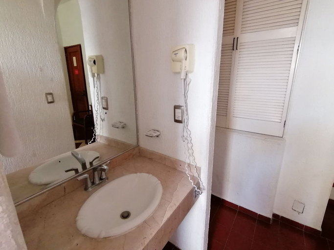 Bathroom 5, Hotel Candilejas Playa, Veracruz