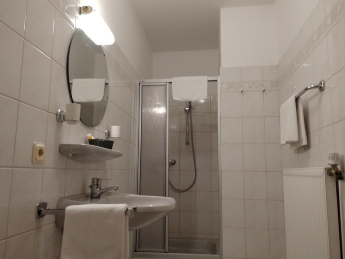 Bathroom 5, Hotel & Gasthaus Zum Domkreuger, Heidekreis